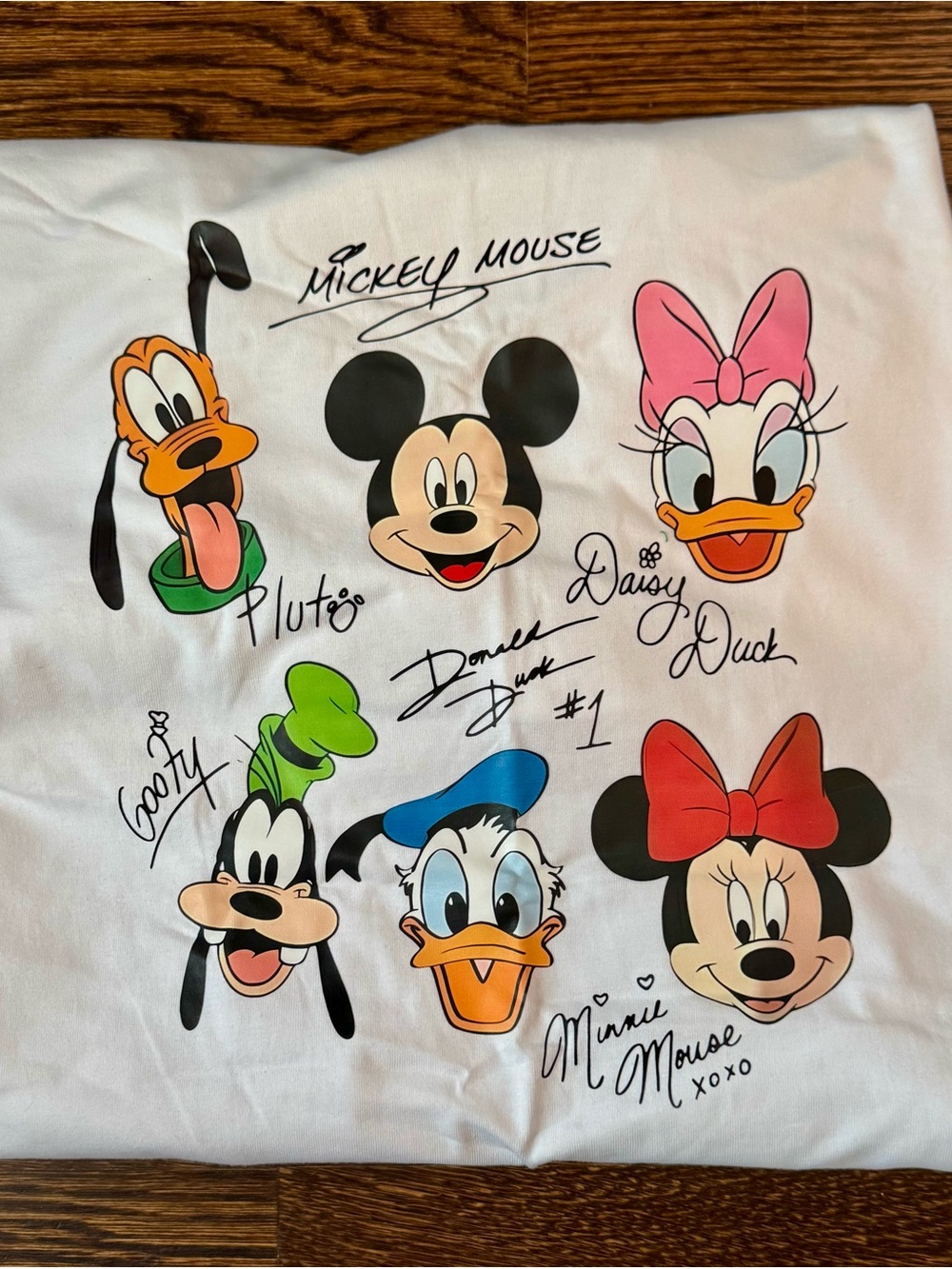 Disney White Ladies Short Sleeve Tee with Mickey & Friends Graphic- Size 2x